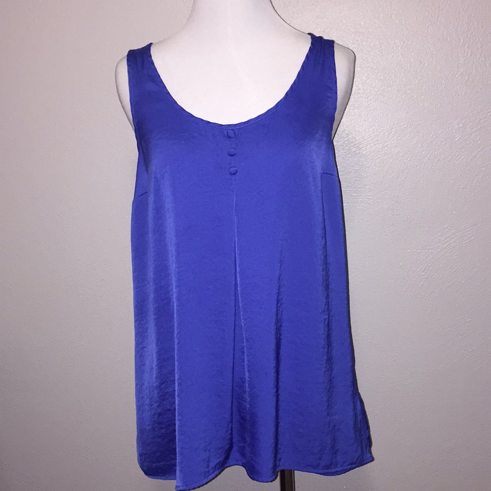 Size M Candie’s silky top with large bow in back